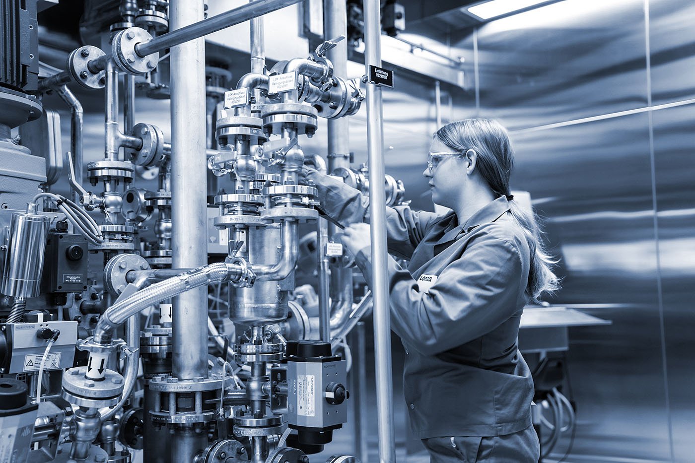 top-10-contract-development-and-manufacturing-organizations-2025