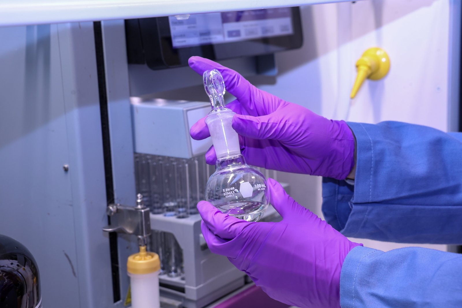 engineered-lnps-enhance-mrna-vaccine-efficacy,-reduce-side-effects